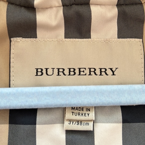 Burberry Unisex Toddler Red Jacket Size 3T - Picture 6 of 8